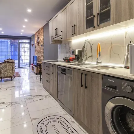 Lägenhet Amazing Flat Near Kennedy Avenue In Fatih