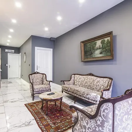 Amazing Flat Near Kennedy Avenue In Fatih